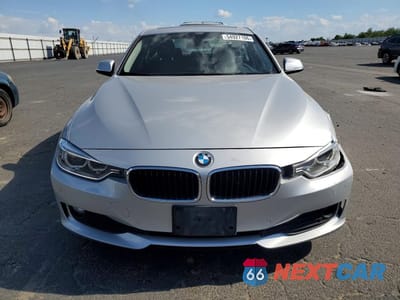 Piąte zdjęcie samochodu w środku: 2014 BMW 320 I VIN:WBA3B1C55EK133835 - miniatura