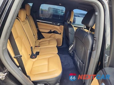 Zdjęcie 10 z 12 samochodu: 2018 PORSCHE CAYENNE VIN:WP1AA2A26JKA01395 - miniatura