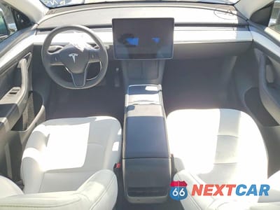 Zdjęcie 8 z 12 samochodu: 2025 TESLA MODEL Y VIN:7SAYGDEE1SF278651 - miniatura