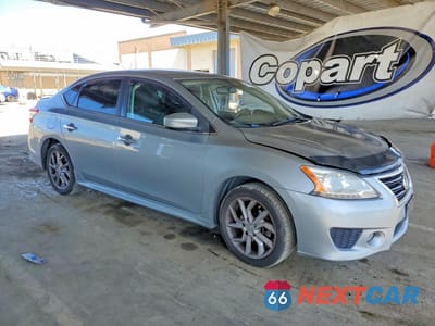 Czwarte zdjęcie samochodu z boku: 2014 NISSAN SENTRA SR VIN:3N1AB7AP0EY313536 - miniatura