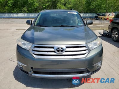 Piąte zdjęcie samochodu w środku: 2012 TOYOTA HIGHLANDER SE VIN:5TDBK3EH7CS117224 - miniatura