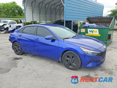 Czwarte zdjęcie samochodu z boku: 2023 HYUNDAI ELANTRA SEL VIN:KMHLM4AG2PU424024 - miniatura