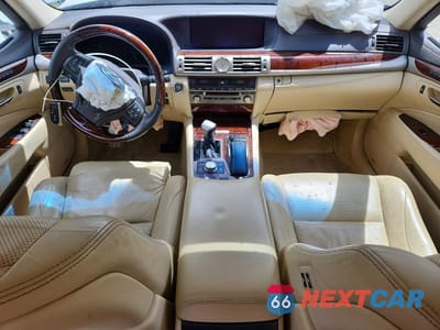 Zdjęcie 8 z 12 samochodu: 2017 LEXUS LS 460 VIN:JTHBL5EF4H5144884 - miniatura