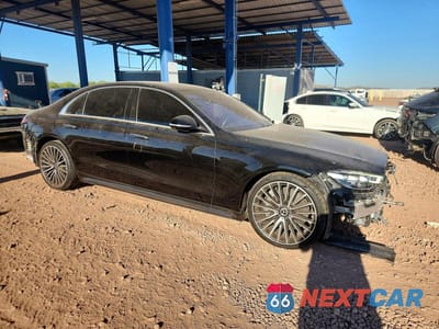 Czwarte zdjęcie samochodu z boku: 2022 MERCEDES-BENZ S 500 4MATIC VIN:W1K6G6DB4NA068250 - miniatura