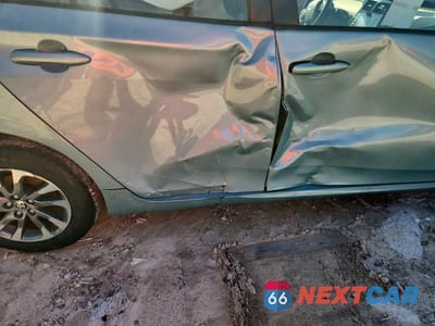 Zdjęcie 10 z 12 samochodu: 2020 TOYOTA PRIUS XLE VIN:JTDKARFU1L3113091 - miniatura