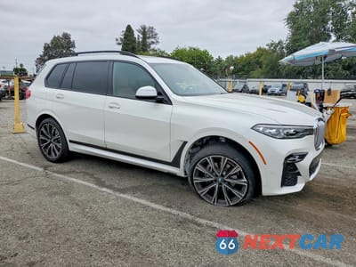 Czwarte zdjęcie samochodu z boku: 2022 BMW X7 XDRIVE40I VIN:5UXCW2C02N9L47849 - miniatura