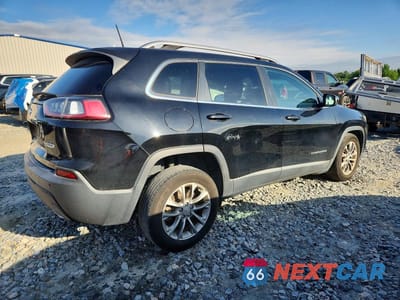 Trzecie zdjęcie samochodu z tyłu: 2021 JEEP CHEROKEE LATITUDE LUX VIN:1C4PJLMXXMD112209 - miniatura