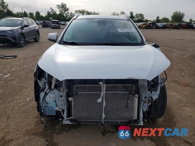 Piąte zdjęcie samochodu w środku: 2022 TOYOTA COROLLA CROSS XLE VIN:7MUDAABG4NV038713 - miniatura