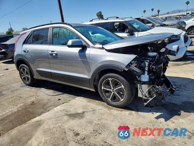 Czwarte zdjęcie samochodu z boku: 2025 KIA NIRO LX VIN:KNDCP3LE5S5278500 - miniatura
