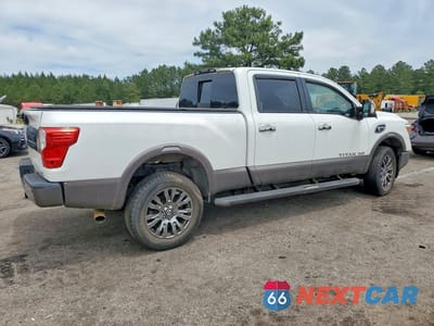 Trzecie zdjęcie samochodu z tyłu: 2018 NISSAN TITAN XD PLATINUM RESERVE VIN:1N6BA1F49JN549624 - miniatura