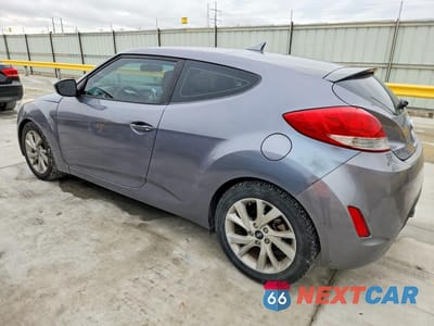 Drugie zdjęcie samochodu z przodu: 2017 HYUNDAI VELOSTER BASE VIN:KMHTC6AD6HU305091 - miniatura