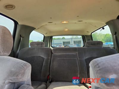 Zdjęcie 10 z 13 samochodu: 2001 CHEVROLET SUBURBAN K1500 VIN:3GNFK16T11G115481 - miniatura