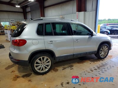 Trzecie zdjęcie samochodu z tyłu: 2013 VOLKSWAGEN TIGUAN S VIN:WVGAV3AX0DW569593 - miniatura
