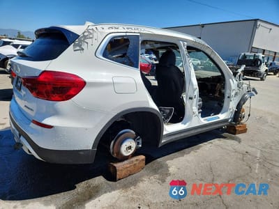 Trzecie zdjęcie samochodu z tyłu: 2019 BMW X3 SDRIVE30I VIN:5UXTR7C56KLR50916 - miniatura