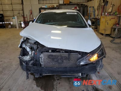 Piąte zdjęcie samochodu w środku: 2019 HYUNDAI ELANTRA SE VIN:5NPD74LF4KH415901 - miniatura