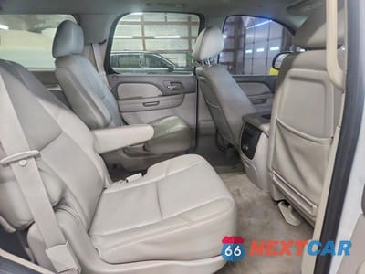 Zdjęcie 11 z 14 samochodu: 2011 CHEVROLET TAHOE K1500 LTZ VIN:1GNSKCE03BR115176 - miniatura