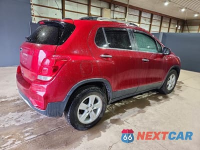 Trzecie zdjęcie samochodu z tyłu: 2019 CHEVROLET TRAX 1LT VIN:3GNCJLSB5KL400711 - miniatura
