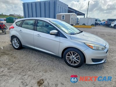 Czwarte zdjęcie samochodu z boku: 2016 FORD FOCUS SE VIN:1FADP3K20GL359456 - miniatura