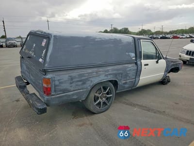 Trzecie zdjęcie samochodu z tyłu: 1988 TOYOTA PICKUP BASE VIN:JT4RN50R0J5113164 - miniatura