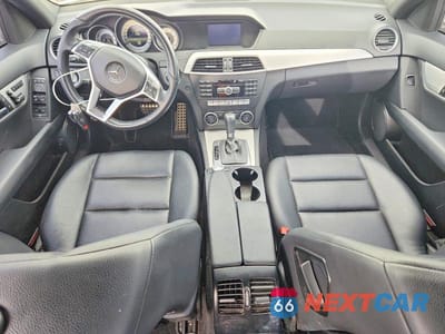 Zdjęcie 8 z 12 samochodu: 2014 MERCEDES-BENZ C VIN:WDDGF4HB9ER317603 - miniatura