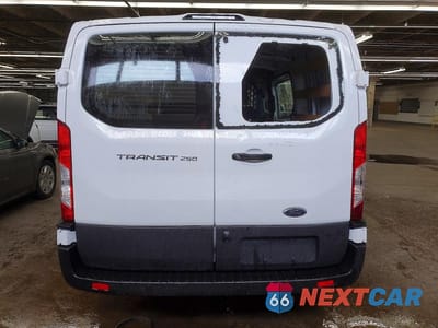 Zdjęcie 6 z 13 samochodu: 2025 FORD TRANSIT T-250 VIN:1FTBR1Y8XSKA72183 - miniatura