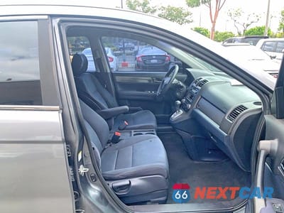 Piąte zdjęcie samochodu w środku: 2011 HONDA CR-V LX VIN:5J6RE3H33BL016181 - miniatura