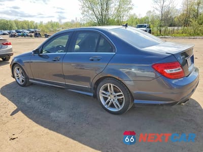 Drugie zdjęcie samochodu z przodu: 2013 MERCEDES-BENZ C 300 4MATIC VIN:WDDGF8AB1DA881244 - miniatura