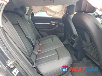Zdjęcie 11 z 13 samochodu: 2021 AUDI E-TRON PREMIUM VIN:WA1AAAGE5MB010701 - miniatura