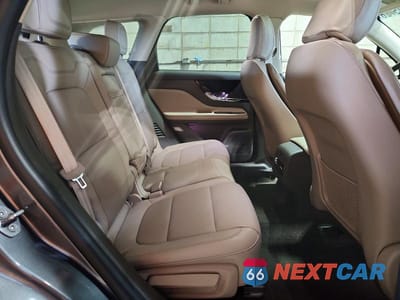 Zdjęcie 11 z 13 samochodu: 2022 LINCOLN CORSAIR VIN:5LMCJ1D90NUL12059 - miniatura