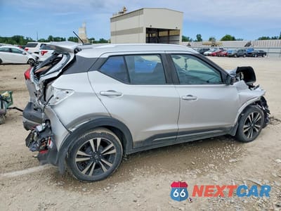 Trzecie zdjęcie samochodu z tyłu: 2020 NISSAN KICKS SR VIN:3N1CP5DV4LL503035 - miniatura
