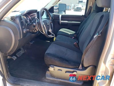 Zdjęcie 7 z 12 samochodu: 2008 CHEVROLET SILVERADO K2500 HEAVY DUTY VIN:1GCHK236X8F147489 - miniatura