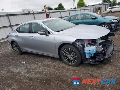 Czwarte zdjęcie samochodu z boku: 2025 LEXUS ES 300H BASE VIN:58ADA1C17SU072970 - miniatura