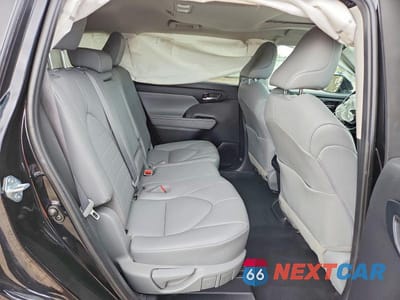 Zdjęcie 11 z 13 samochodu: 2021 TOYOTA HIGHLANDER XLE VIN:5TDHZRBH8MS118249 - miniatura