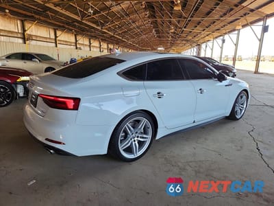 Trzecie zdjęcie samochodu z tyłu: 2018 AUDI A5 PREMIUM PLUS S-LINE VIN:WAUENCF59JA062016 - miniatura