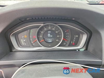 Zdjęcie 9 z 12 samochodu: 2017 VOLVO S60 VIN:YV126MFLXH2437496 - miniatura