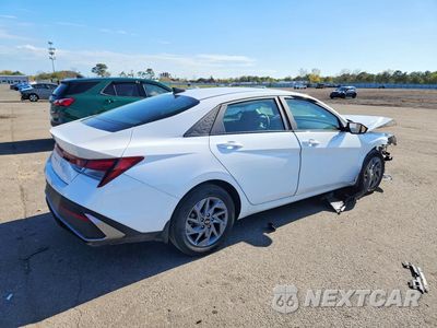 Trzecie zdjęcie samochodu z tyłu: 2024 HYUNDAI ELANTRA SEL VIN:KMHLM4DG2RU696152 - miniatura