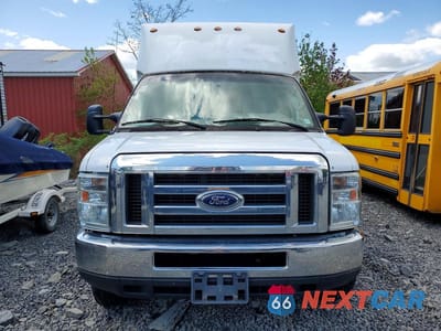 Piąte zdjęcie samochodu w środku: 2016 FORD ECONOLINE E350 SUPER DUTY CUTAWAY VAN VIN:1FDWE3FS4GDC54833 - miniatura