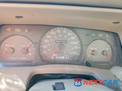 Zdjęcie 9 z 13 samochodu: 2005 MERCURY GRAND MARQUIS LS VIN:2MEFM75W85X603712 - miniatura