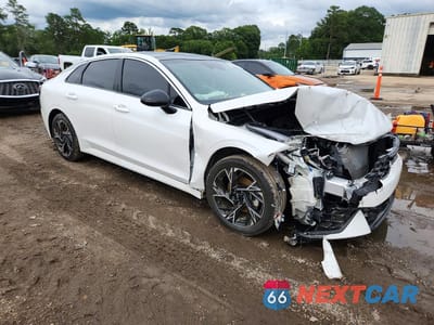 Czwarte zdjęcie samochodu z boku: 2025 KIA K5 GT LINE VIN:KNAG64J7XS5371847 - miniatura