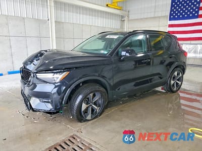 2026 VOLVO XC40 PLUS YV4L12UC0T2747114 - główne zdjęcie licytacji z USA - miniatura