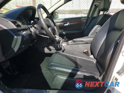 Zdjęcie 7 z 12 samochodu: 2009 MERCEDES-BENZ C 300 VIN:WDDGF54X79F241801 - miniatura