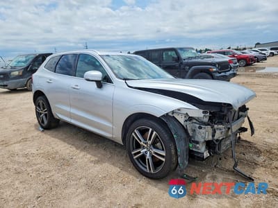 Czwarte zdjęcie samochodu z boku: 2021 VOLVO XC60 T6 MOMENTUM VIN:YV4A22RK9M1700725 - miniatura