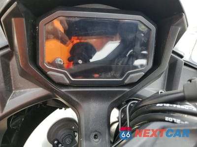 Zdjęcie 7 z 8 samochodu: 2023 KAWASAKI EX650 R VIN:ML5EXER11PDA90124 - miniatura