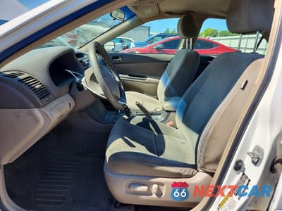 Zdjęcie 7 z 12 samochodu: 2005 TOYOTA CAMRY LE VIN:4T1BE30K25U535369 - miniatura