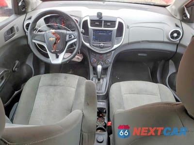 Zdjęcie 8 z 13 samochodu: 2018 CHEVROLET SONIC VIN:1G1JG6SH0J4116453 - miniatura