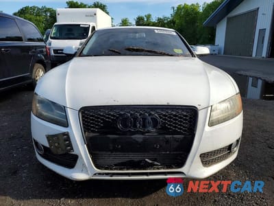 Piąte zdjęcie samochodu w środku: 2012 AUDI A5 PREMIUM PLUS VIN:WAULFAFR3CA037496 - miniatura