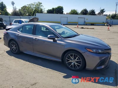 Czwarte zdjęcie samochodu z boku: 2021 TOYOTA CAMRY SE VIN:4T1G31AK2MU563265 - miniatura