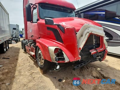 Zdjęcie 9 z 10 samochodu: 2016 VOLVO VNL SEMI TRUCK VIN:4V4NC9EG0GN191024 - miniatura