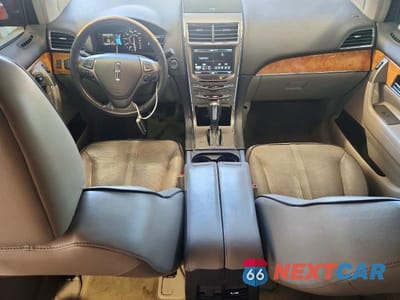 Zdjęcie 8 z 13 samochodu: 2011 LINCOLN MKX VIN:2LMDJ8JK8BBJ15315 - miniatura