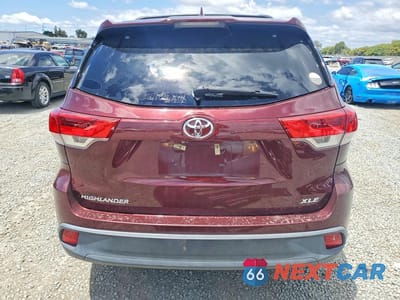 Zdjęcie 6 z 14 samochodu: 2018 TOYOTA HIGHLANDER XLE VIN:5TDKZRFHXJS281108 - miniatura